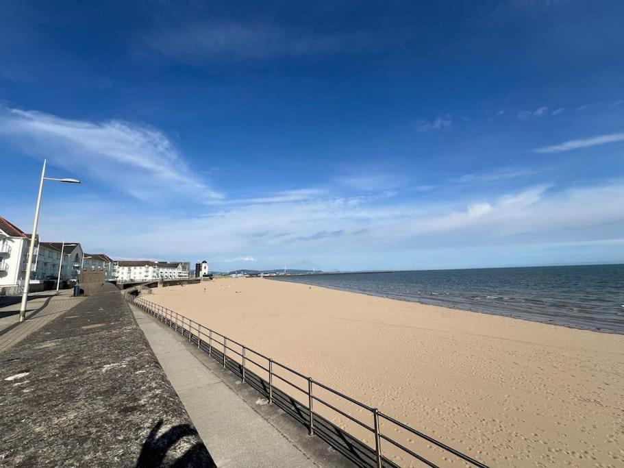 Stylish Seaview One-Bedroom Apt Swansea Buitenkant foto